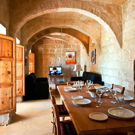 Farmhouse Nera * San Lawrenz